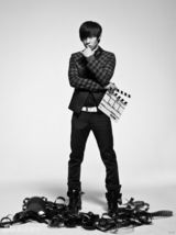 组图：台湾当红小生唐禹哲服饰大片 展秋冬新锐姿态