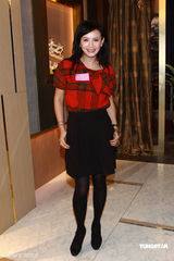 幻灯图：郑裕玲汪明荃曾华倩录节目秀熟女风采