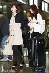 组图：韩团T-ara与新人女子组合赴欧旅行