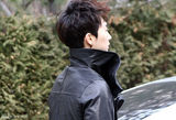 组图：韩星张佑赫街拍黑色系套装酷感十足