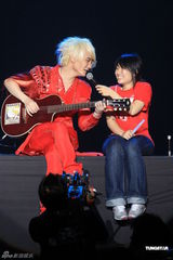 组图：F.I.R巡演台北开唱 三成员首度挑战个人舞台