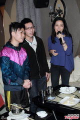 组图：卫兰KTV与粉丝共乐 望推出英文专辑