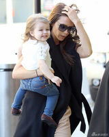 策划：明星宝宝着装大PK 小七苏瑞领衔萌妹子