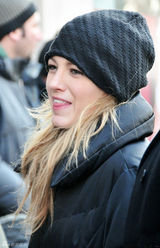 高清图：《绯闻女孩》纽约热拍 主角街头秀冬衣