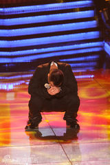 幻灯图：王喜遭《天声王牌》质疑 现场嚎哭录影中断