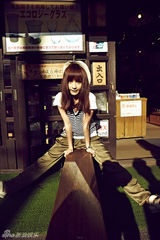 组图：姚笛日本街头写真曝真性情