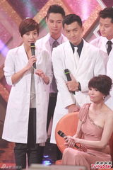 组图：无线46周年台庆亮灯 小生花旦齐出动