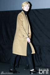 组图：李钟硕朴宝英出席《热血青春》舞台问候