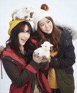 高清图：Kara牵手李民基拍冬装海报默契似情侣