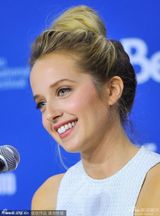 组图：《F字头》发布会 丹尼尔兴奋挥臂