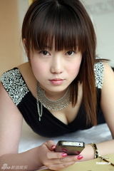 组图：中国第一人体模特亮相南宁 入住酒店拍写真