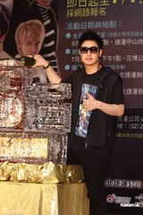 组图：潘玮柏8月推新专辑 自曝私下十分邋遢