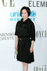 幻灯图：张曼玉成慈善晚宴焦点 杨千嬅不慰问郑中基