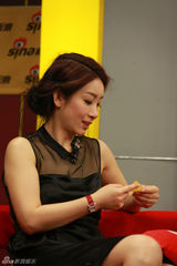 组图：《圣诞玫瑰》做客 桂纶镁邀张震演色魔