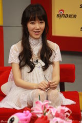 组图：韩星李贞贤做客 曝与SJ希澈2AM赵权友情