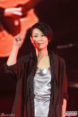 组图：刘若英分享爱情体会 自曝恋爱失败多次