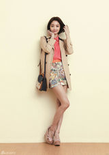 组图：孔侑高俊熙合拍广告 双双捧脸卖萌