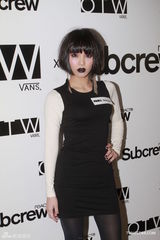 组图：梁汉文李璨琛活动聚首 方皓玟冷艳亮相