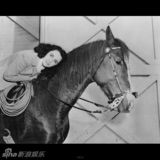 组图：追忆玉婆 伊丽莎白-泰勒影像图集