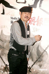 幻灯图：谢婷婷现身《苏乞儿》首映 与安志杰秀恩爱