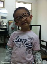 组图：于谦六岁儿子可爱搞怪照曝光