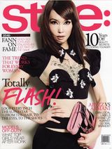 幻灯图：范文芳温婉气质 媚眼如丝登封面 