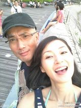 组图：43岁万绮雯容颜不老似花季少女