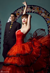 高清图：柳岩变西班牙冷艳舞娘 热情球迷两重奏