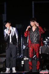 组图：陶喆与辣妹热舞互摸 谢霆锋帅气现身飙歌