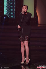 组图：谭咏麟劝祖儿多休养 何韵诗认与女友外游