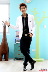 组图：炎亚纶为郭雪芙做心肺复苏 遭粉丝威胁