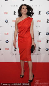 幻灯图：群星齐聚电影节之夜活动 布吉特举止出位