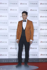 独家高清：群星闪耀大钟奖红毯 俊男靓女秒菲林