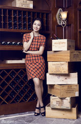 组图：小陶虹大片面容精致 尽显优雅女人味