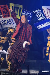 组图：林海峰红馆演出 草蜢任嘉宾杨千嬅捧场