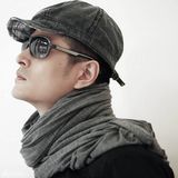 组图：边原拍时尚大片 玩转另类帅酷魅力