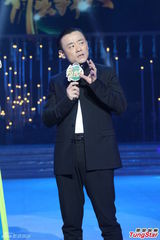 组图：张柏芝不顾形象仰头大笑 陈冲透视诱惑