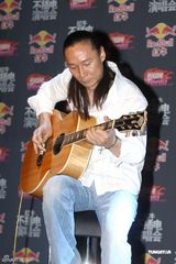 组图：唐朝老五助阵不插电演唱会 胡夏飞儿加盟