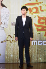 组图：《金子》发布 韩智慧携手延政勋谈情