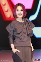 组图：霍震霆出言护郭晶晶 梁烈唯走秀只顾耍帅