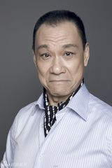 组图：“表情影帝”王学圻登封面 搞怪四连拍曝光