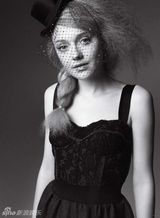 幻灯图集：16岁美女少达科塔-范宁登杂志封面