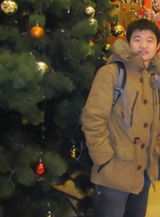 组图：牛群28岁教师儿子近照 名校毕业