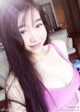 组图：越南网络红人小逸晒私照 童颜巨乳晒半球