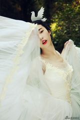 组图：张辛苑最新写真打造新型森女风