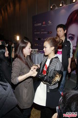 组图：容祖儿个唱落幕 甜蜜宣告刘浩龙一路相伴