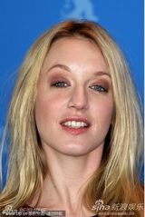 高清组图：《双重恶魔》发布会 女星塞尼耶显娇媚