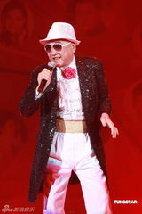 幻灯组团：卢海鹏等开演唱会 罗君左扮肥肥惟妙惟肖