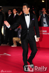 组图：群星闪耀第18届釜山国际电影节红地毯