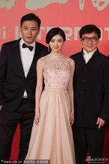 组图：《警察故事2013》成龙携刘烨景甜亮相